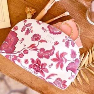Sezane Fresh x Sezane cosmetic bag